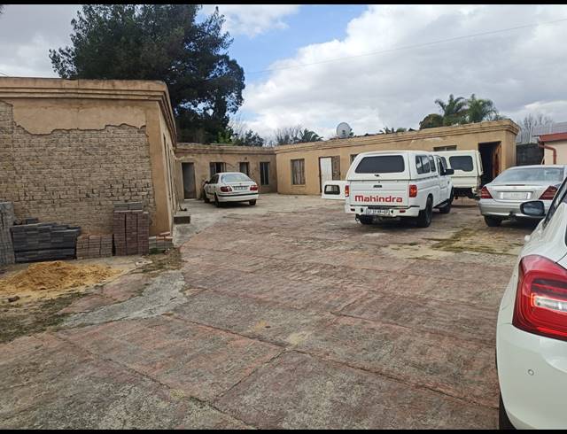 3 BEDROOM HOUSE FOR SALE IN BIRCHLEIGH NORTH